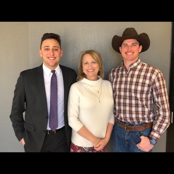 Meet your Posher, Shawnee - Picture 3 of 3